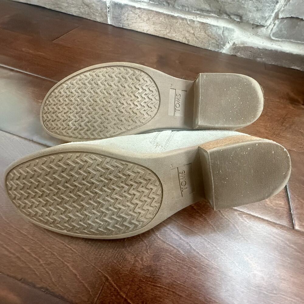 TOMS Women’s Shaye Booties 8.5 Suede Sand Beige Low Heel Slip-On Ankle Shoes - Picture 8 of 9